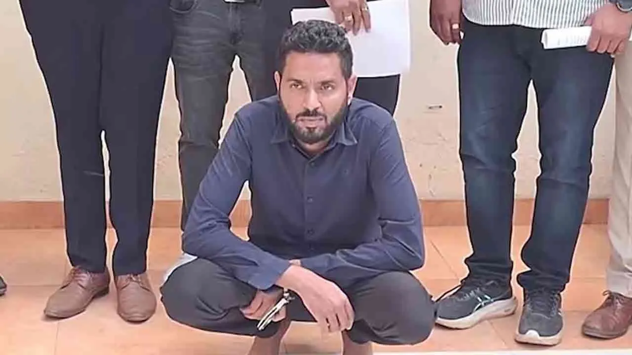  A young woman was extorted money by promising to marry her 