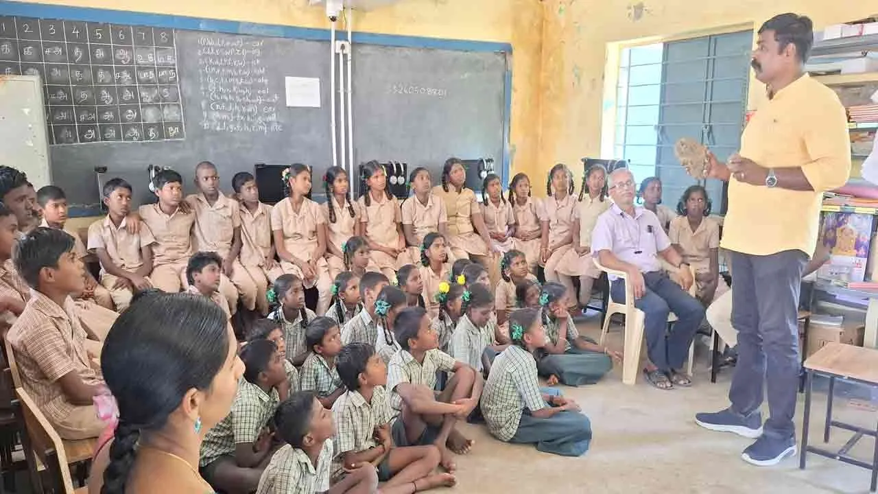  Archaeological Surveyor appeals School students should help find archaeological traces 