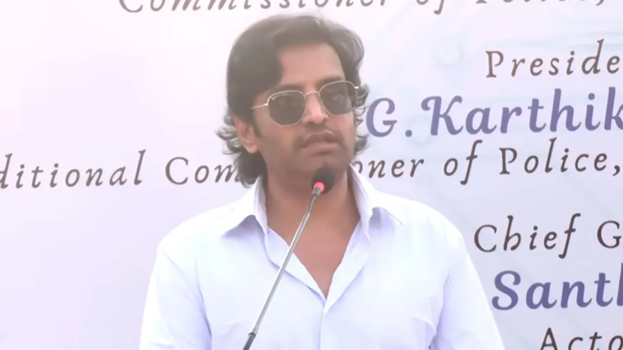  “வாழக்கா பஜ்ஜி போடுற மாதிரி...” - சைபர் க்ரைம் குறித்து சந்தானம்