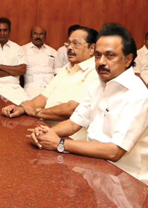  குண்டு வீசிய ஸ்டாலின்! குழப்பத்தில் அ.தி.மு.க.!