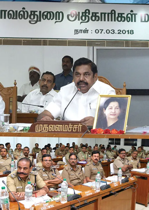  ஜெ.பாணியில் எச்சரித்த எடப்பாடி! ஆதங்கத்தை கொட்டிய ஐ.ஏ.எஸ்!