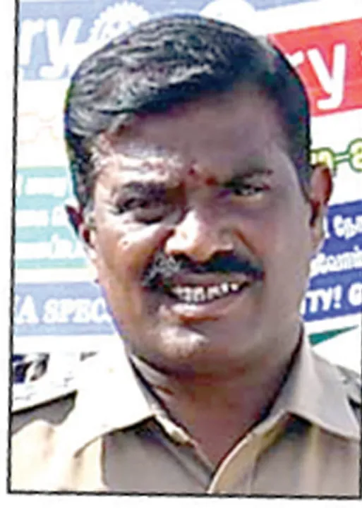  வீடியோவில் சிக்கிய சபலிஸ்ட் காக்கி!