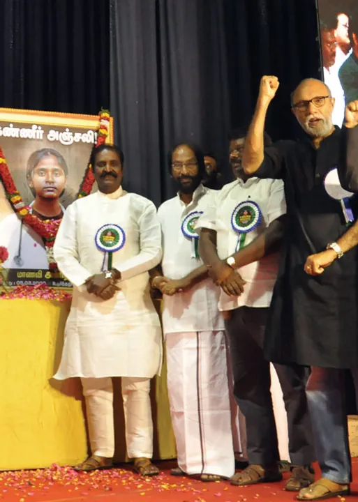  மிரட்டும் நீட்! ஏமாற்றும் அரசு! -போராடத் தயாராகும் தமிழகம்!