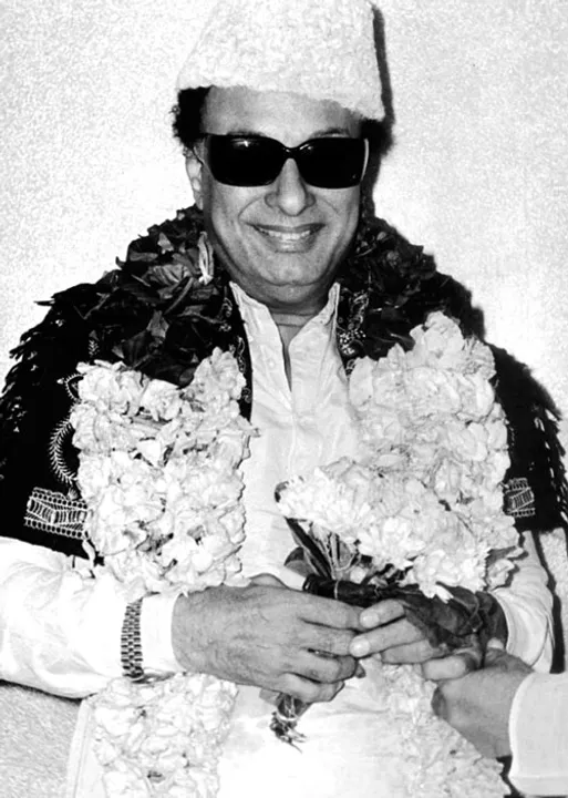  எம்.ஜி.ஆர். புரட்சித் தலைவரா?