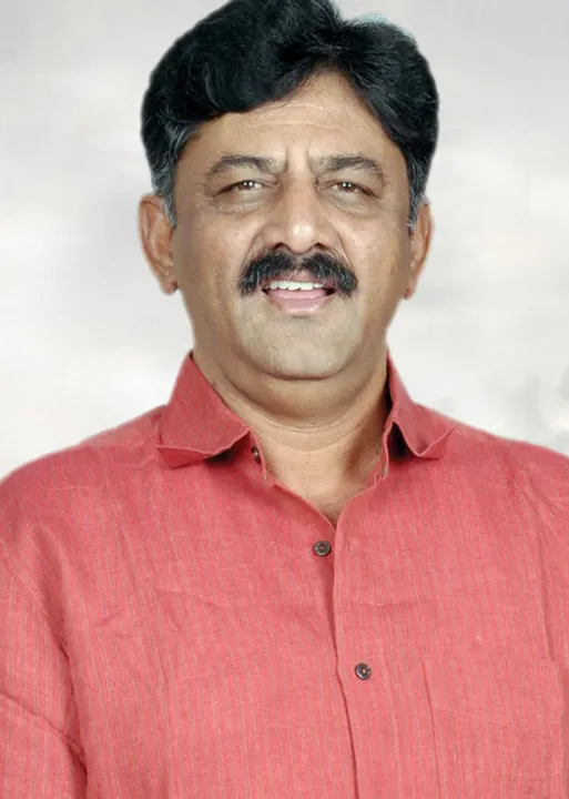  எத்தனுக்கு எத்தன்! மோடி-அமித்ஷாவுக்கு தண்ணி காட்டிய சிவக்குமார்!