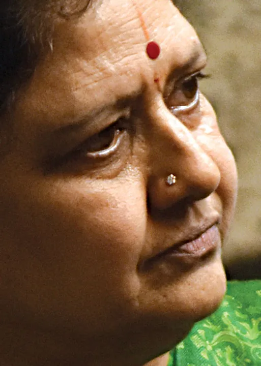  சசி பிறந்தநாள் சபதம்! ஆட்சியை கவிழ்க்க ஸ்பெஷல் யாகம்!
