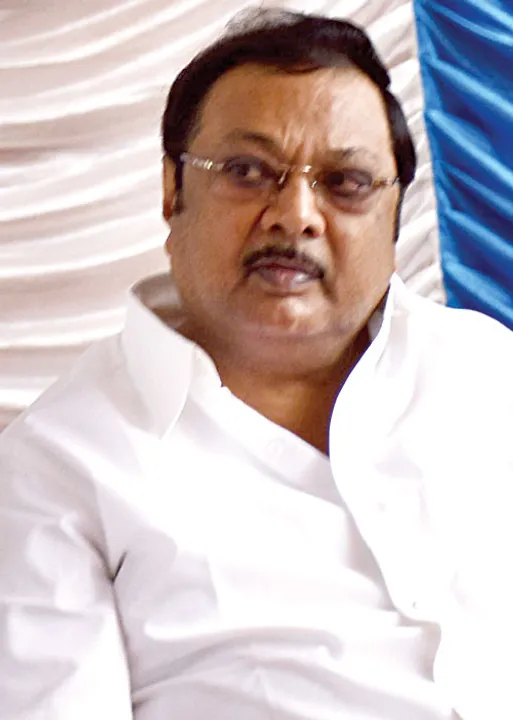  அழகிரிக்கு வரிந்து கட்டும் ஆளுங்கட்சி! -தி.மு.க.வுக்கு குடைச்சல்!