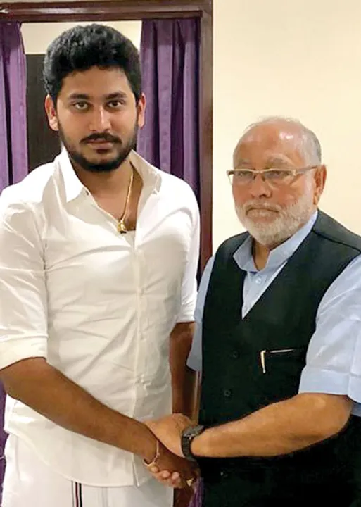  பா.ஜ.க. - சசி சமரசம்! மோடி சகோதரர் விசிட் மர்மம்!