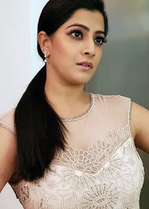 பிட்ஸ் பஜார் 2 ஆஃப் மேட்டர்