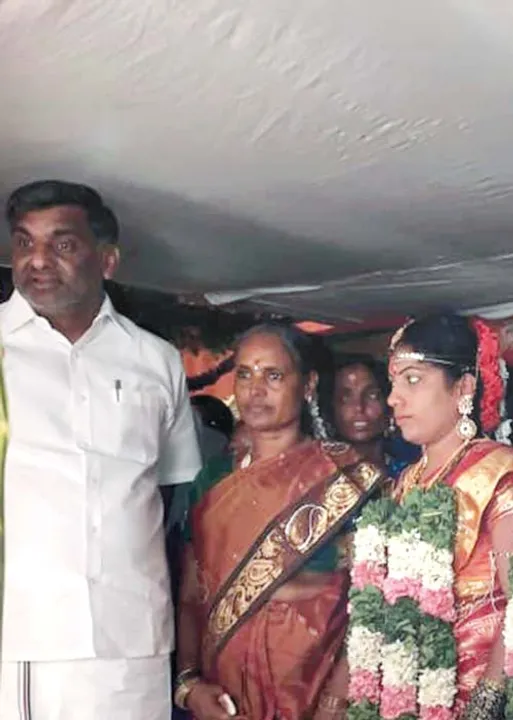  அ.தி.மு.க. அமைச்சரின் கட்டுப்பாட்டில் தி.மு.க. நிர்வாகிகள்! -வேலூர் வில்லங்கம்!