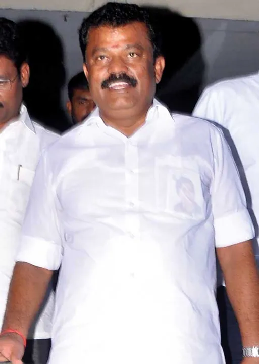  குற்றவாளி மந்திரி ராஜினாமா! எடப்பாடி அமைச்சரவையின் முதல் விக்கெட்!