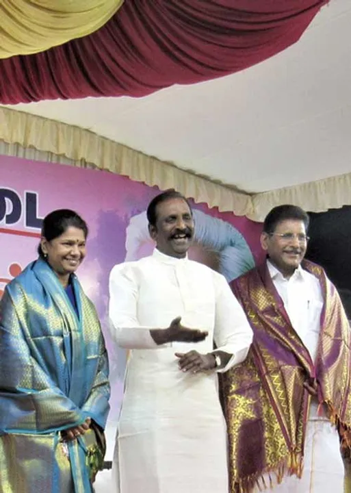  கவிப்பேரரசு விழாவில் கனிமொழி சொன்ன ரகசியம்!