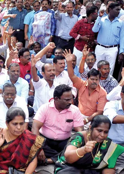  சம்பளத்துக்காக மட்டுமே போராடுறோமா? -ஜாக்டோ-ஜியோ போராட்டக் களம்!