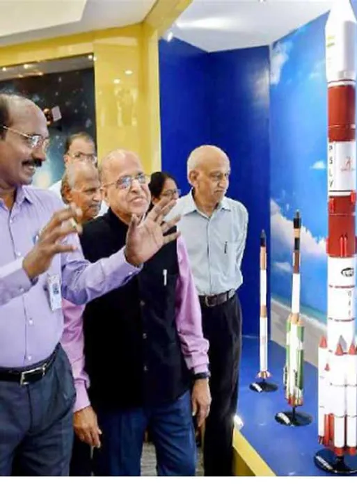  விண்வெளிக்கு மனிதனை அனுப்பும் இந்தியா!
