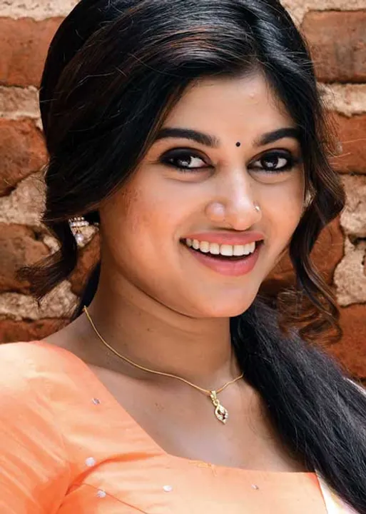  ஓவியாவை மிரட்டும் வில்லன்கள்!