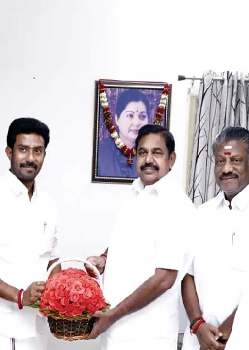  கட்சி தோற்றாலும் மகனுக்கு மந்திரி பதவி! - தவியாய் தவிக்கும் ஓ.பி.எஸ்.
