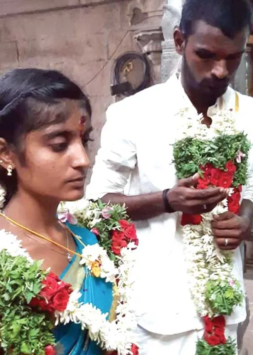  நள்ளிரவில்… துடிக்க துடிக்க….சாதி ஆணவத்தின் கோரத் தாண்டவம்!