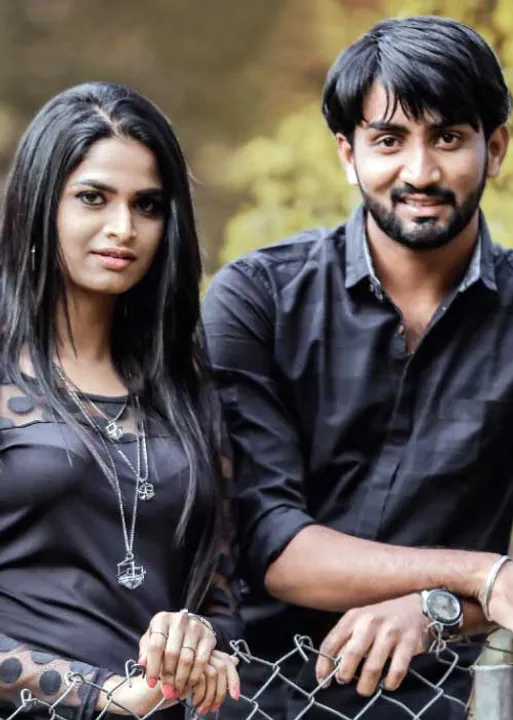  இரண்டிலும் ஒருவர்
