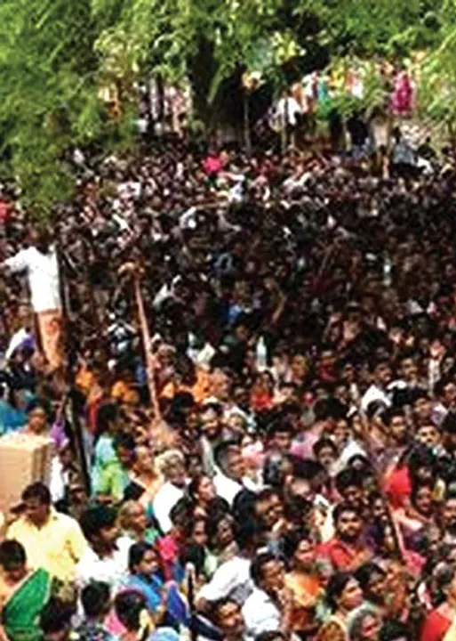  அத்திவரதர் தரிசனம்! கலெக்டர் -போலீஸ் மோதல்!
