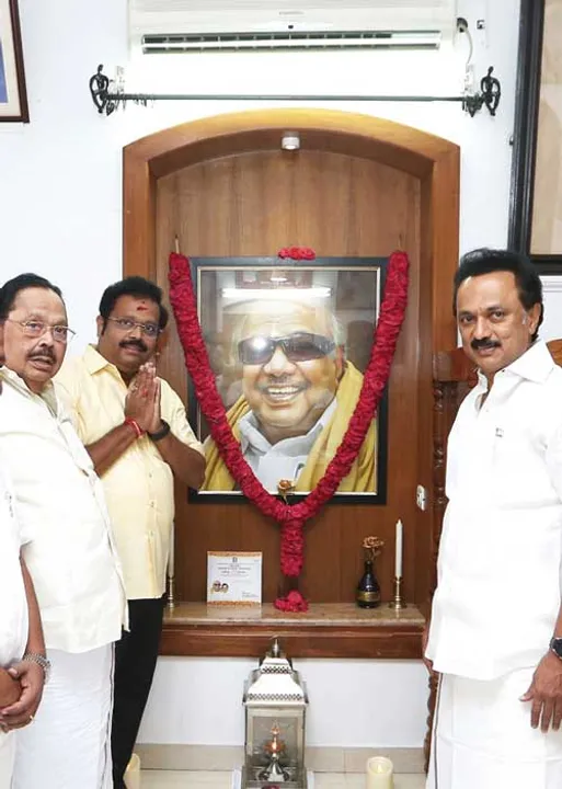  ஜெயித்தவரையும் தோற்றவரையும் புலம்ப விட்ட வேலூர் ரிசல்ட்!
