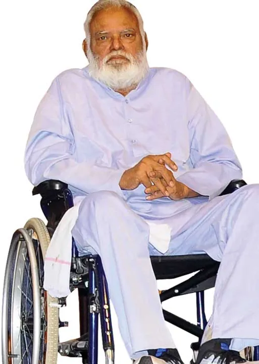  மூன்று நிபந்தனைகள் போட்ட "மனித தெய்வம்'!