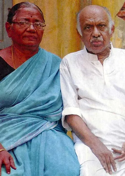  ஒளிவீசும் கறுப்புமலர் -நா.காமராசன் -சென்னிமலை தண்டபாணி