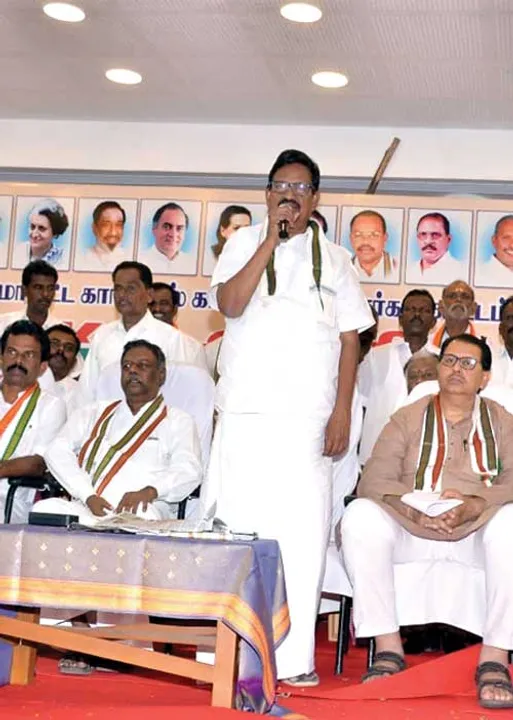  கூட்டணிக்கு குண்டு வைக்கும் நாங்குநேரி!