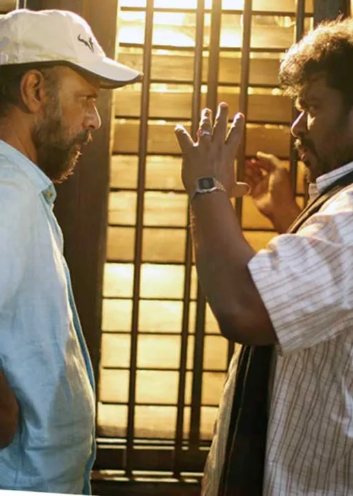  ஒத்த செருப்பு தந்த மகிழ்ச்சி!