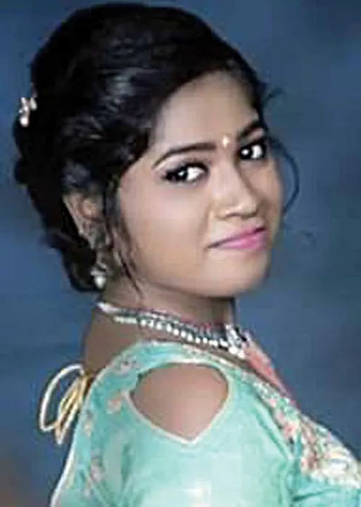  சின்ன நடிகையிடம் சிக்கி சீரழியும் டைரக்டர்கள்!