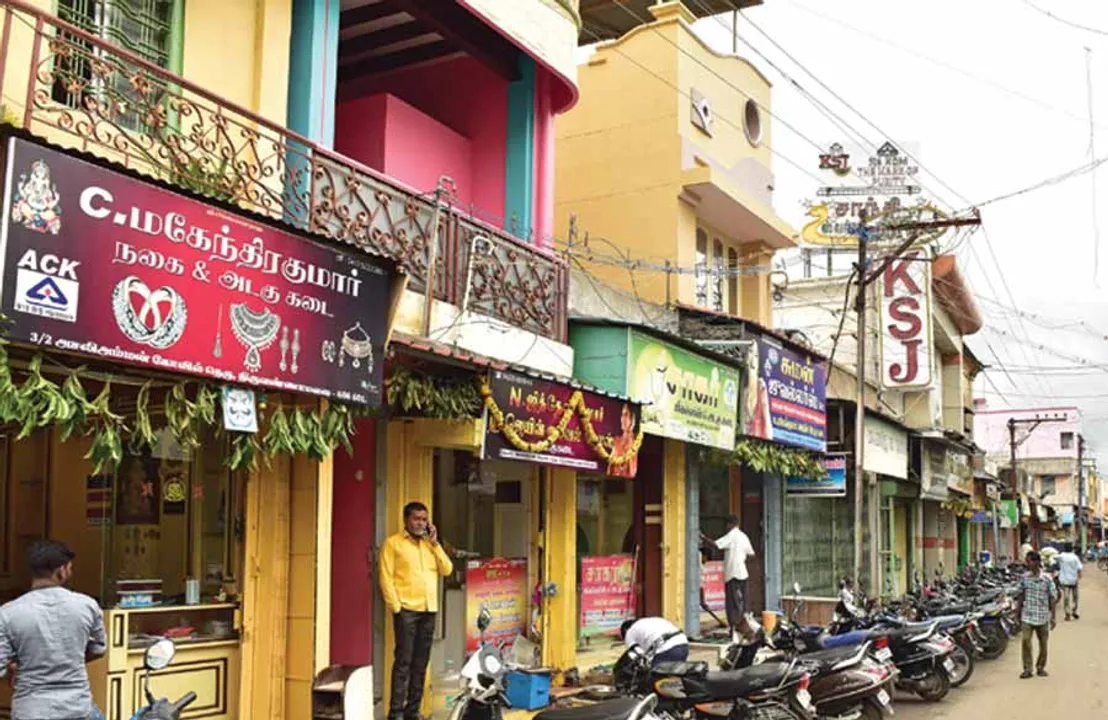  தமிழர்களுக்கு இங்கே வேலையும் இல்லை! வியாபாரமும் இல்லை! -ஆக்கிரமிக்கும் வடமாநில முதலாளிகள்!