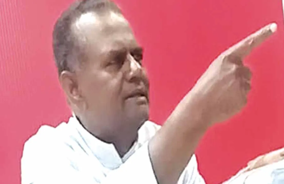  வெப்சைட்டை காட்டி… ஆபாசப் படம்! -கம்பி எண்ணும் ஆசிரியர்!