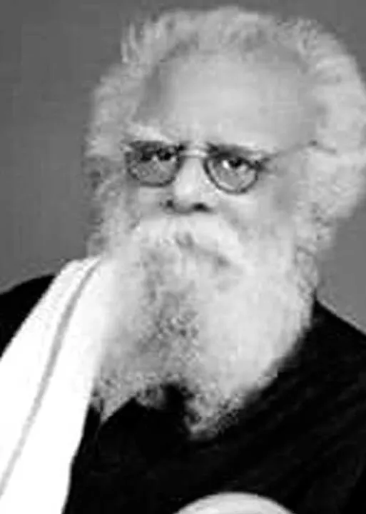  உலகக் குடிமகன்! - கவிஞர் கண்ணிமை