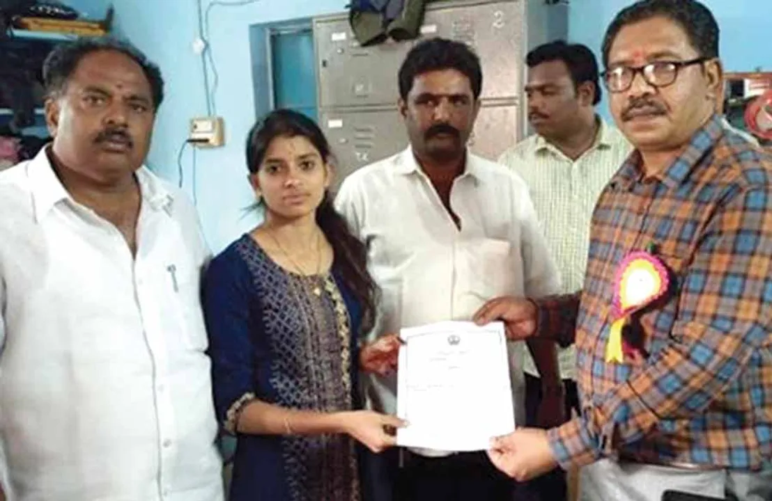  எளியோர் கையில் அதிகாரம்! -ஊராட்சி தேர்தல் உணர்த்தும் பாடம்!