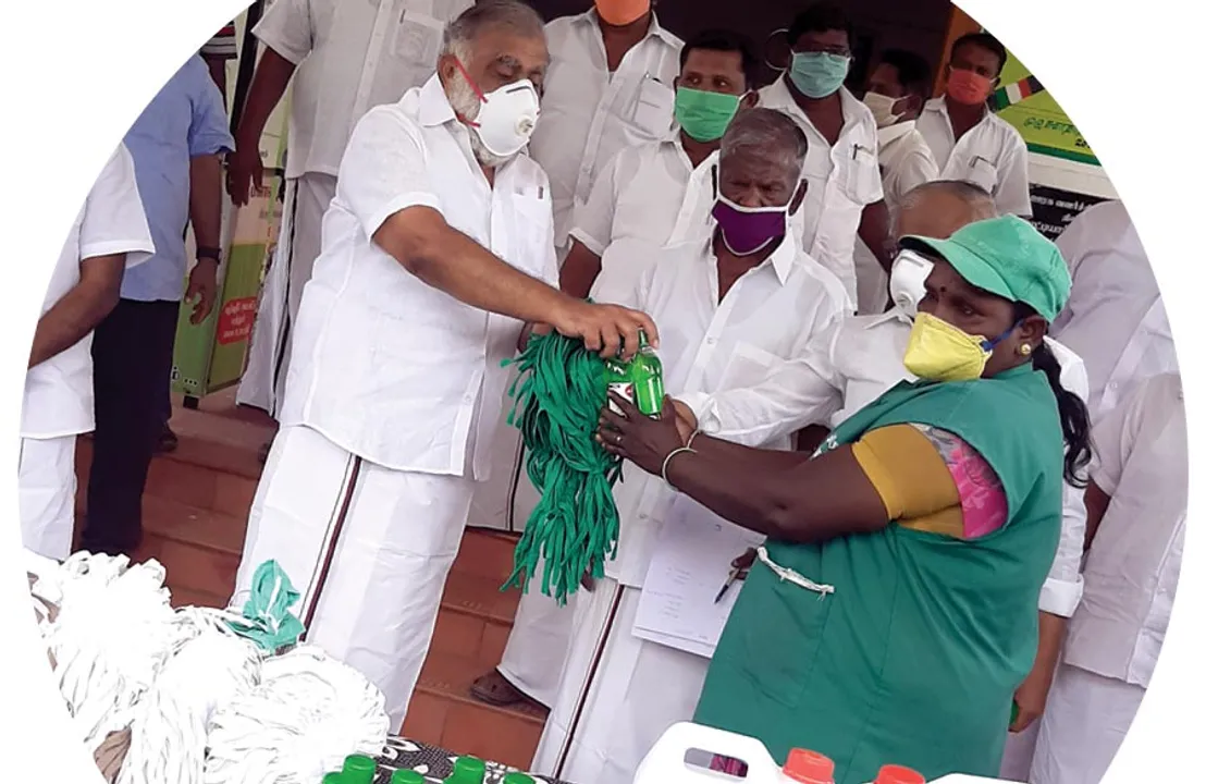  ஆளுங்கட்சி உள்ளே எதிர்க்கட்சி வெளியே! -கொரோனா ஃபைட்!