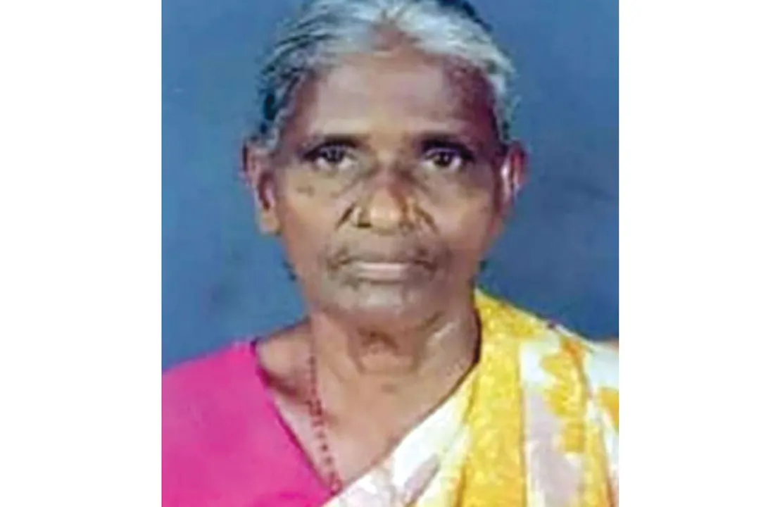  போலீசிடம் சிக்கிய மகன்! காலில் விழுந்து மன்னிப்பு கேட்ட தாய் பலி!