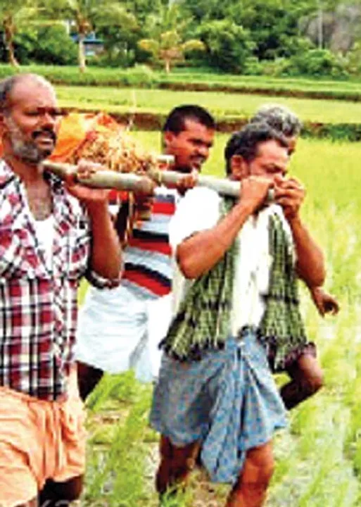  சமரசம் உலாவும் மயானப் பாதை! -சாதித்த ஊராட்சி பெண் தலைவர்