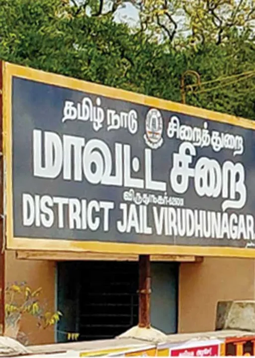  சிக்னல்  ஊரடங்கில் வேலை இல்லாததால் திருட்டுத் தொழில்!