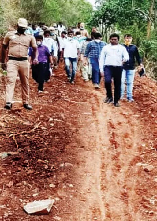 நக்கீரன் செய்தி எதிரொலி! புதிய சாலையில் பயணிக்கும் மலை கிராம மக்கள்!