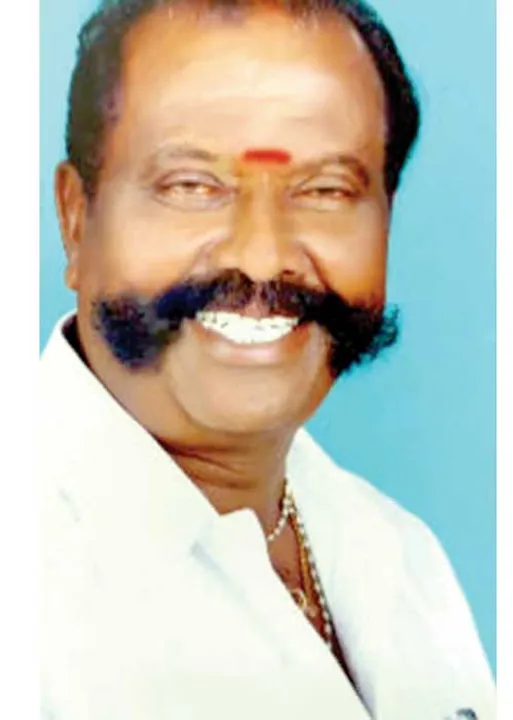  தொண்டரின் மனைவியிடம் அத்துமீறிய அ.தி.மு.க. புள்ளி! -முதல்வர் மாவட்ட ப்ளேபாய்!