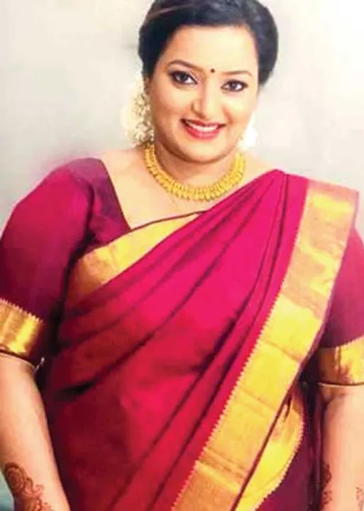  கவர்ச்சி-கரன்சி-கடத்தல்! கேரளா அரசை உலுக்கும் ஸ்வப்ன சுந்தரி!