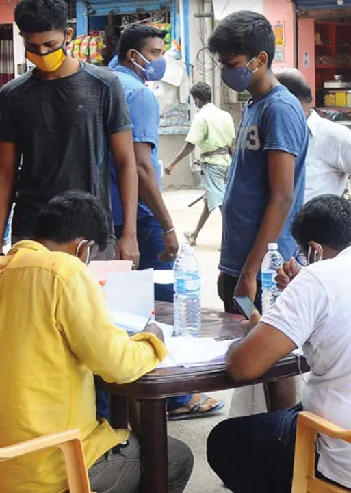  கொரோனாவுக்கு 15 ஆயிரம் கமிஷன்! தெருநாய்களைப்போல வேட்டையாடப்படும் மக்கள்!