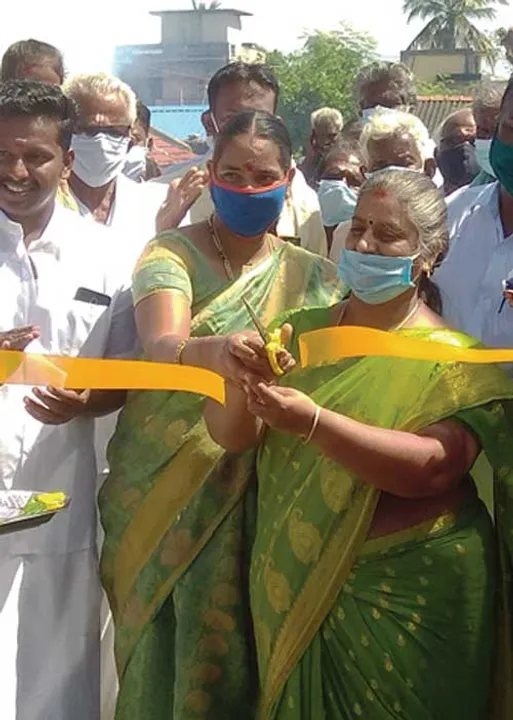 சொந்த செலவில் சாலை! சுயேட்சை பெண் கவுன்சிலர் சாதனை!