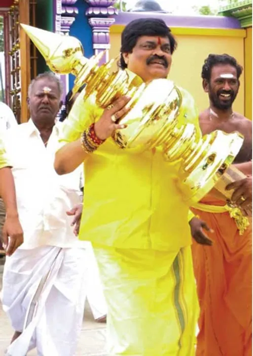  சிக்னல்!  ஆய்வாளருக்கு சல்யூட் அடித்த ஆட்சியர்!