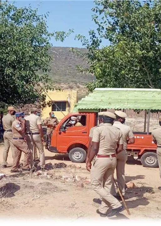  போலீஸைக் கொன்ற வெடிகுண்டு! ரவுடி ராஜ்ஜியமாகும் தமிழ்நாடு!