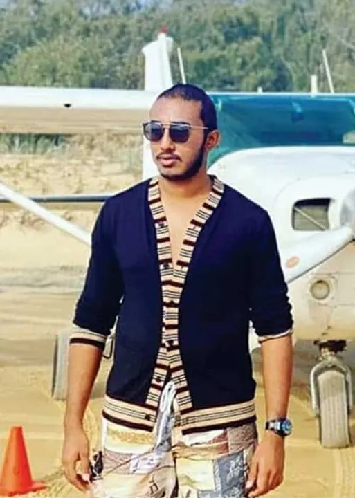  கோவை அமைச்சரின் குடும்ப அரசியல் குட்டி விமானத்தில் ஆட்டம்போடும் மகன்!