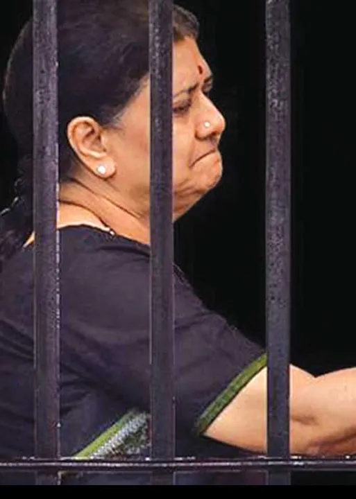  விடுதலையில் அரசியல் விளையாட்டு! எடியூரப்பாவுக்கு கடிதம் எழுதிய சசி!