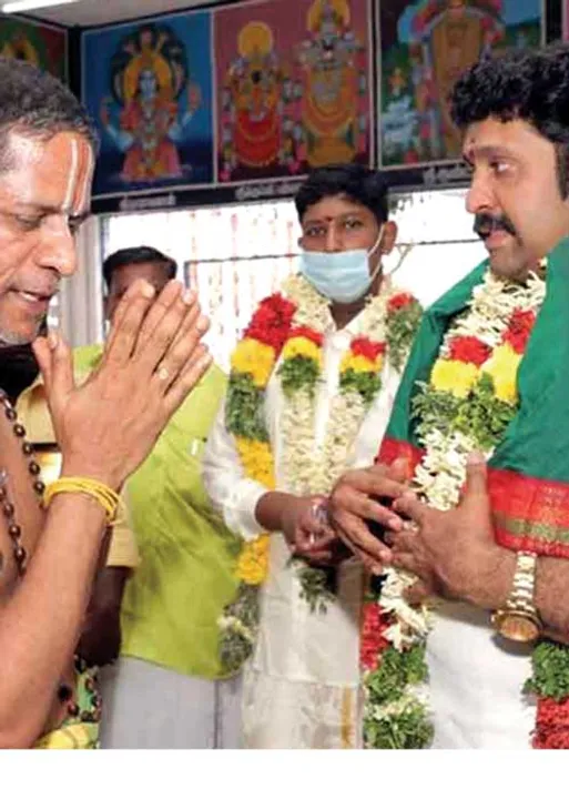  சிக்னல் ஆண்டாள் கோவிலில் ஹோமம்! பறந்துவந்த‘பாசறை’ நிர்வாகி!