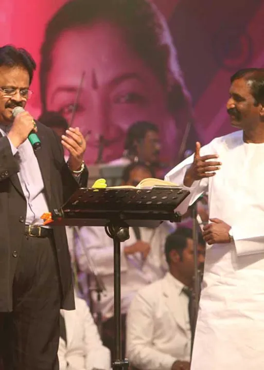  எஸ்.பி.பியால் வளர்ந்தேன்! - நக்கீரன் மூலம் அறிவித்த கவிப்பேரரசு வைரமுத்துவின் நேர்காணல்!