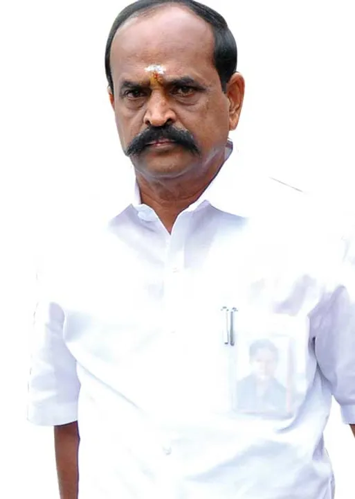  சிக்ஸரா? விக்கெட்டா? கதிகலங்கும் கடம்பூர் ராஜூ! -கோவில்பட்டி நிலவரம்!