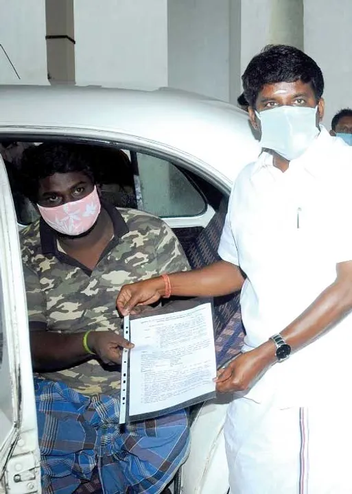  அவலத்தை அம்பலப்படுத்திய நக்கீரன்! காக்கும் கரங்களான அமைச்சர்-கலெக்டர்!